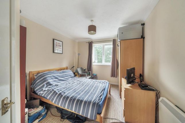 Flat for sale in Thatcham, Berkshire