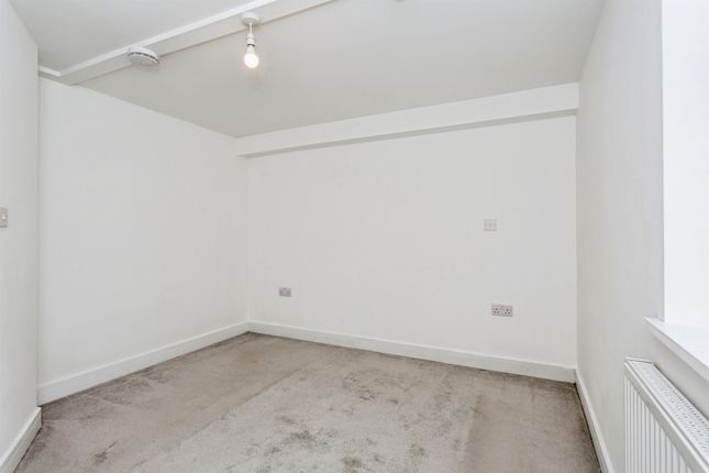 Flat 6, The Grosvenor, 146, High Street, Newmarket photo 4