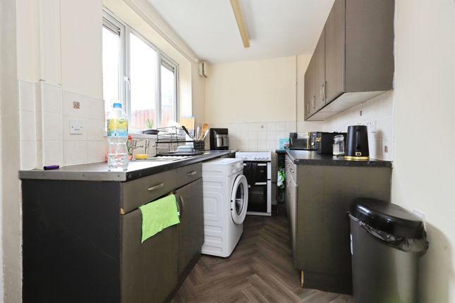 62, Rooker Avenue, Wolverhampton photo 4