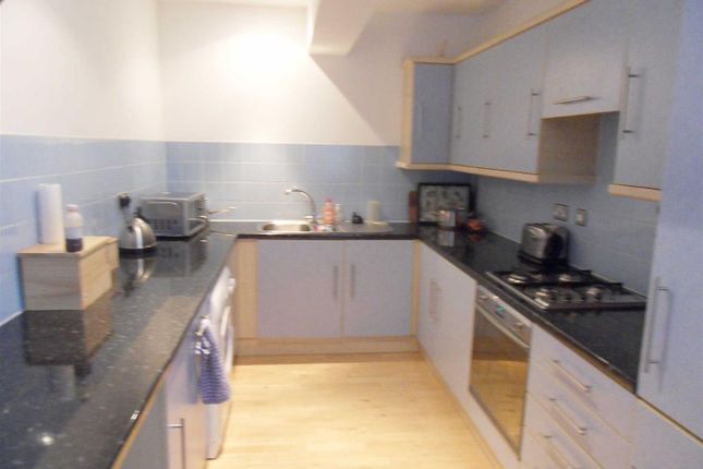 Flat to rent in Sweyne Avenue, Southend-On-Sea