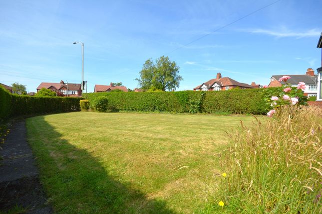 83 Heaton Road, Stockport photo 4