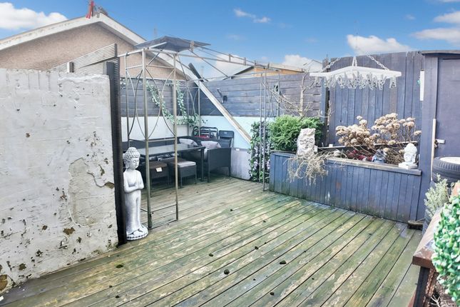 2 Co-Operative Terrace, Ebbw Vale photo 2