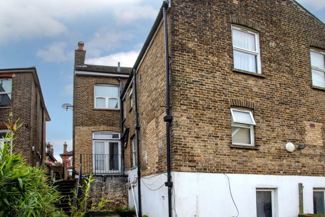 202, Brigstock Road, Thornton Heath photo 4