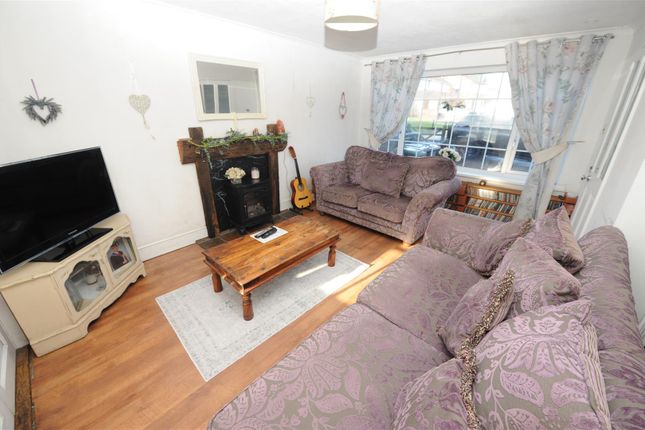 29, Peveril Mount, Bradford photo 2