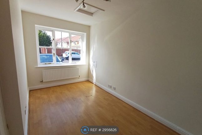 Blyth Close, Timperley, Altrincham photo 3