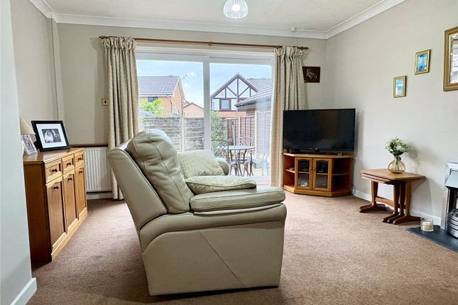 Mills Farm Close, Greater Manchester photo 2