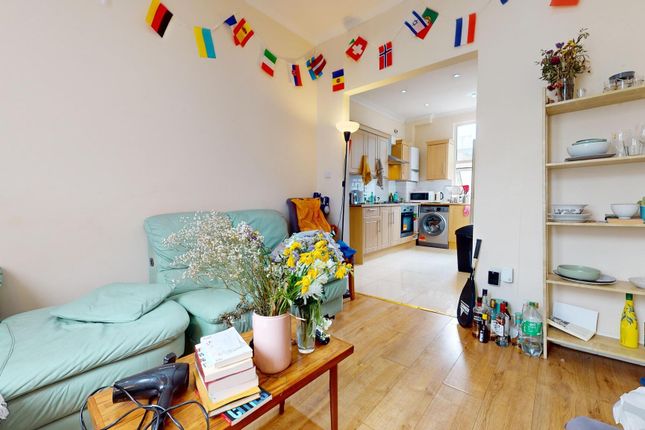 49A, King Henry Walk, North London photo 2