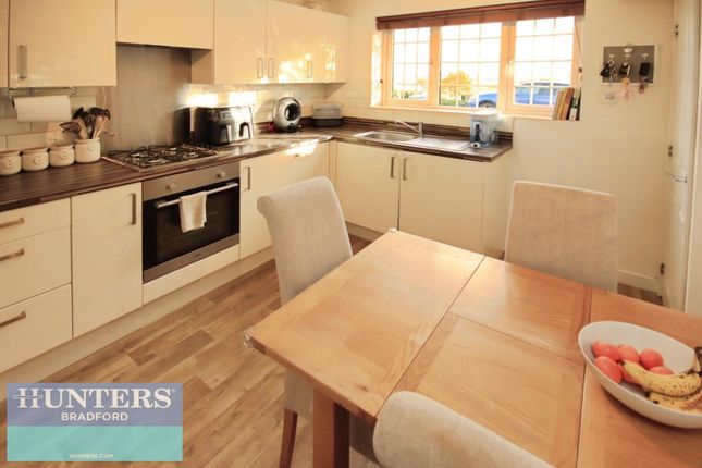 21, Meadow Bank, Bradford photo 4