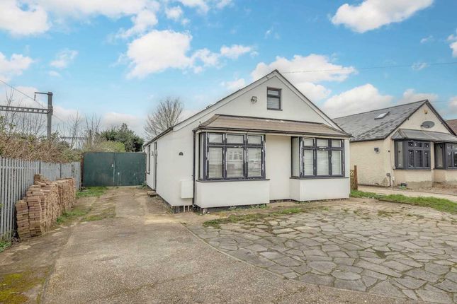 Thumbnail Bungalow for sale in Lawrence Way, Burnham