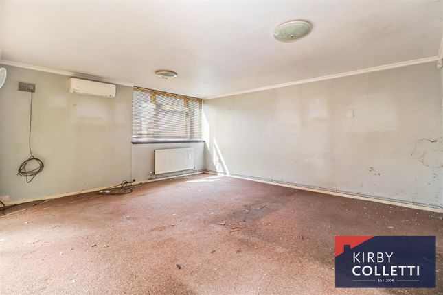 75, Lampits, Hoddesdon photo 2