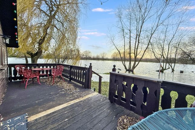 19, Heron View, Cotswold Lakes photo 3
