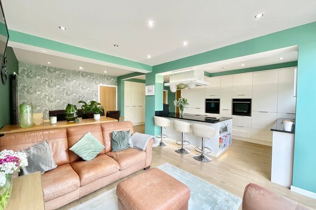 15 Perthy Grove, Stoke-On-Trent photo 2