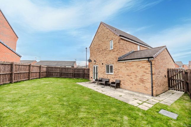 24, Hall Drive, Newcastle Upon Tyne photo 4