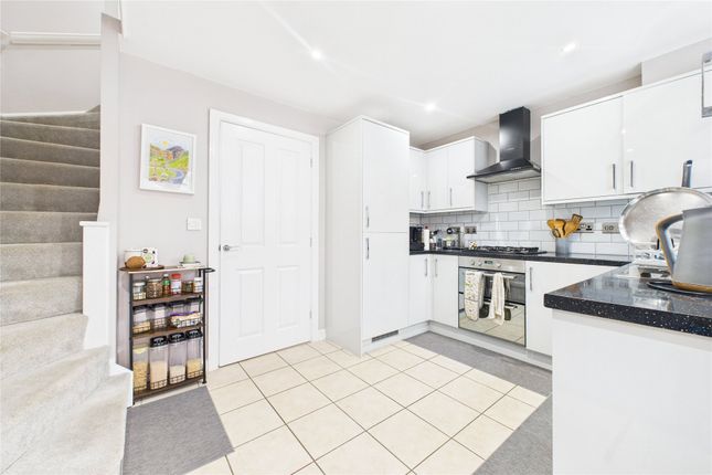 21, Jersey Drive, Wokingham photo 4