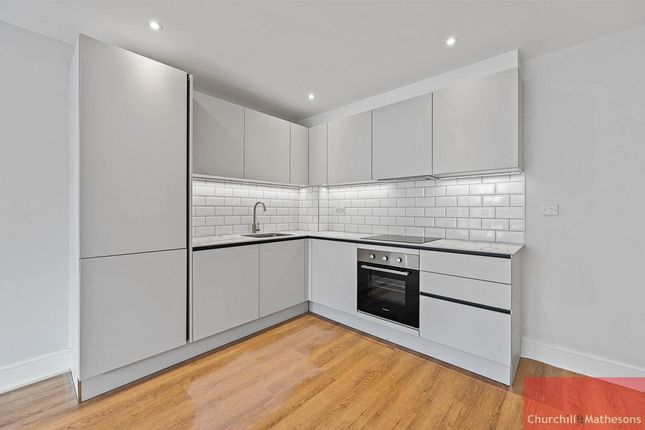 Flat Flat 8 Elsmor Court, 69, Manor Park Road, London photo 2