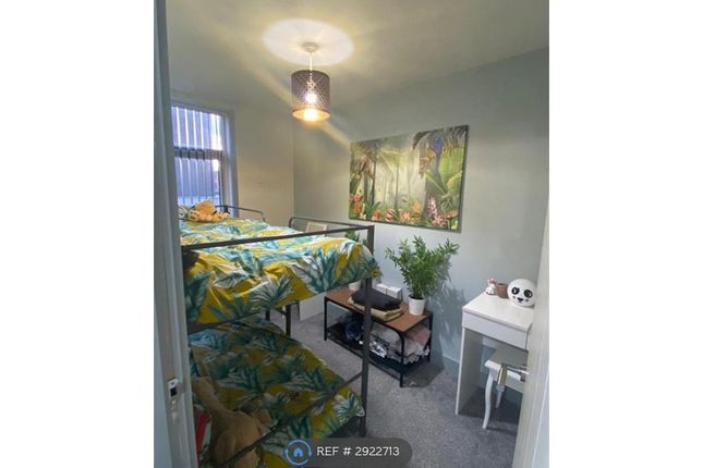Flat, Westgate, Wakefield photo 5