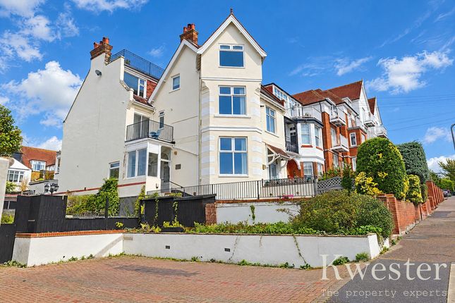 3 Pembury Road, Westcliff-on-sea photo 4