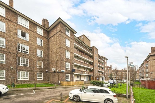 Flat for sale in Staple Street, London