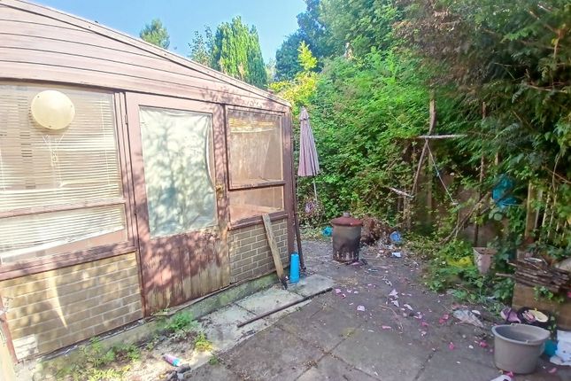 8, Crown Walk, Caerphilly photo 3