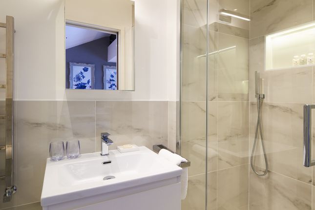 Flat to rent in Cheval Place, Knightsbridge, London