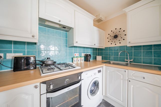 33, Harris Close, Callington photo 4