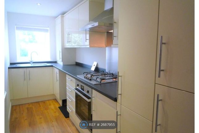 Flat, Hillside Avenue, Gravesend photo 3