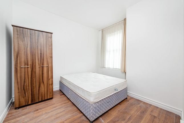 Pearcroft Road, London photo 4