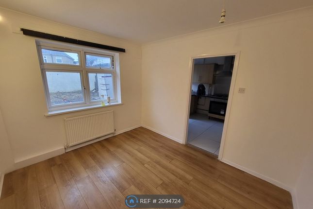 Thumbnail Terraced house to rent in Fields Park Crescent, Romford