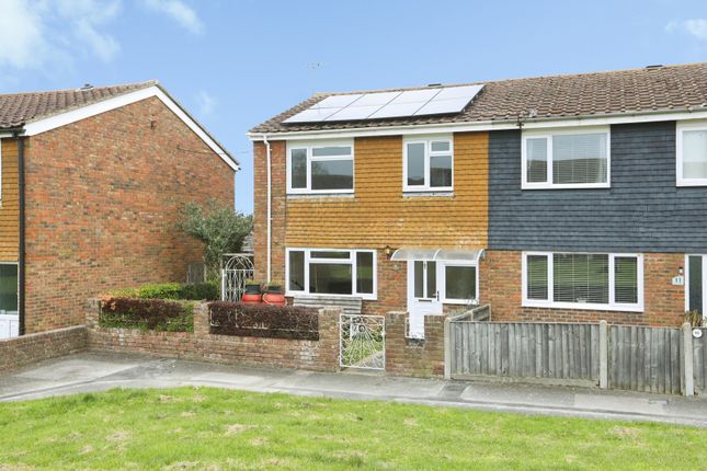 9, Pear Tree Walk, Sittingbourne photo 2
