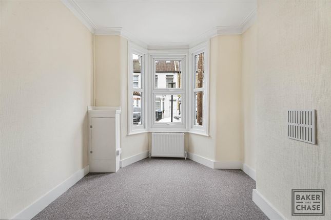 47, Shrubbery Road, London photo 3