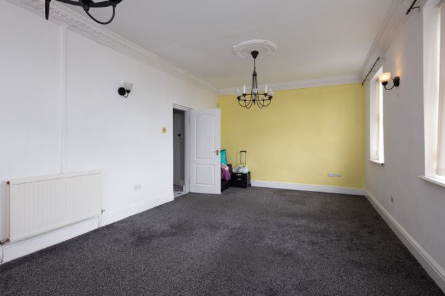 Flat for sale in The Hawthorns, Arncliffe Rise, Oldham