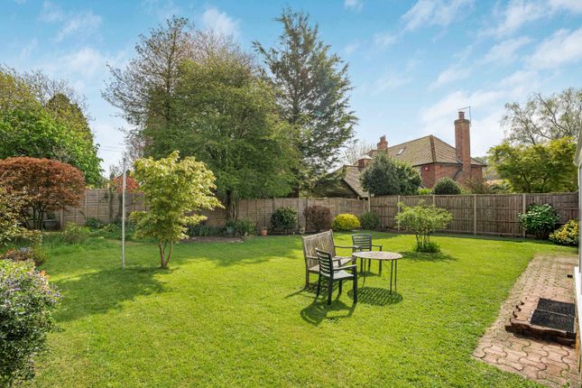 12, Heatherfield, Petersfield photo 4