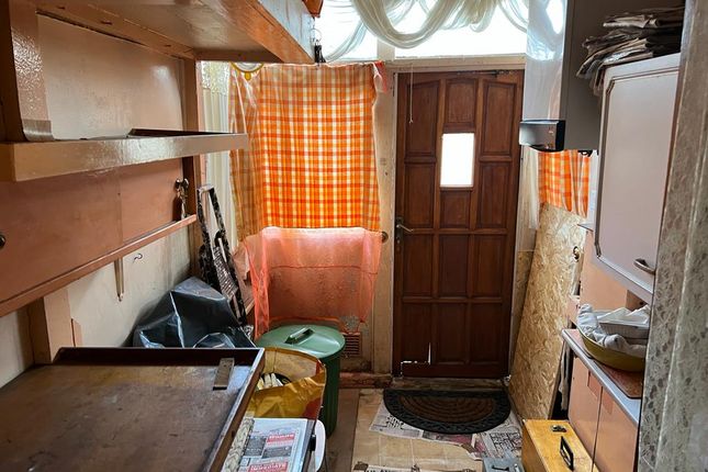 6, Waite-Davies Road, London photo 4