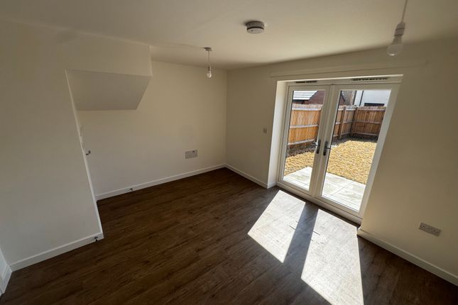 14, Canons Close, Corby photo 3