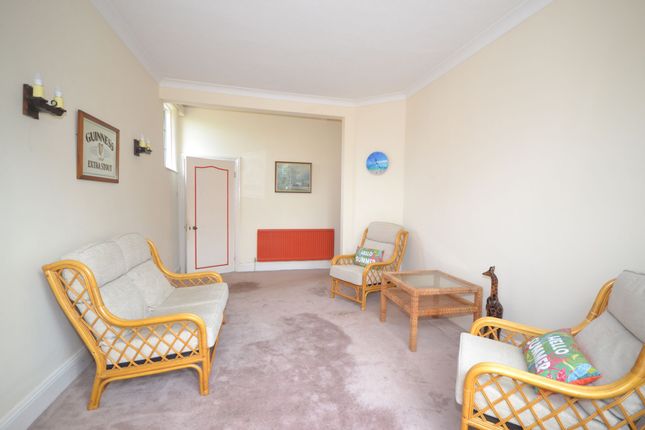 62 West Street, Chichester photo 4