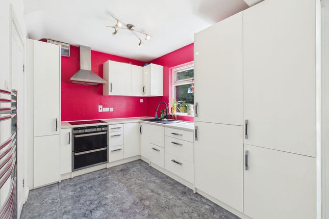 14 Louise Avenue, Nottingham photo 4