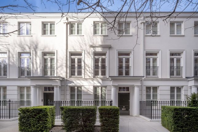 Town house for sale in Hamilton Drive, St John's Wood, London
