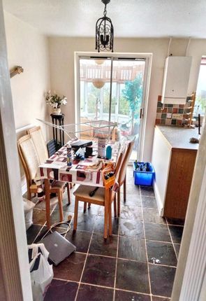 30, Clos Coed Duon, Blackwood photo 3