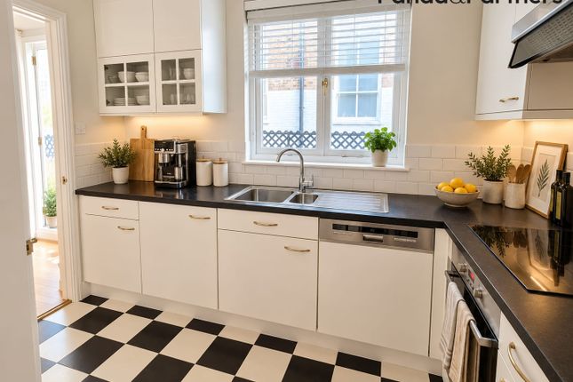 10, Bingham Pl, Marylebone photo 2