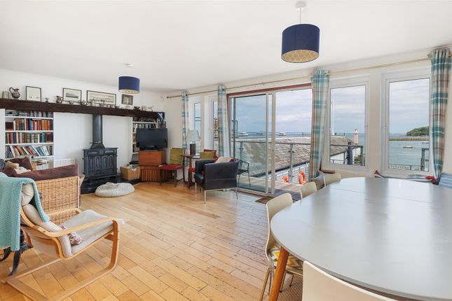 The Aspect, 84, High Street, Cowes photo 4