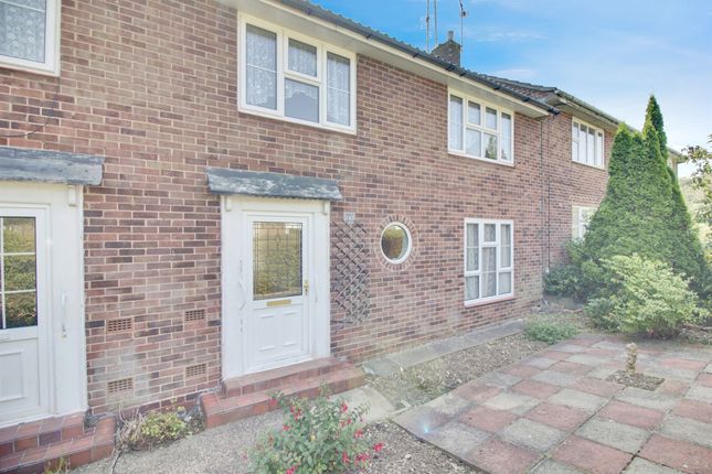 Thumbnail Terraced house for sale in Oakdale, Welwyn Garden City