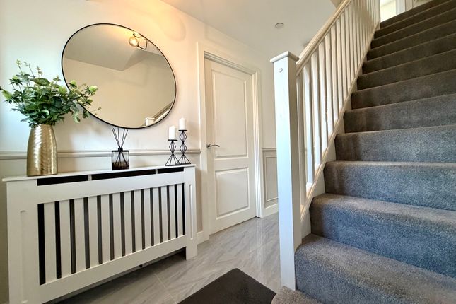 13 Blue Lake Close, Ebbw Vale photo 2