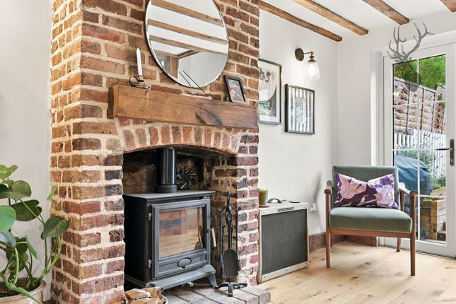 6 North End, Buckhurst Hill photo 3
