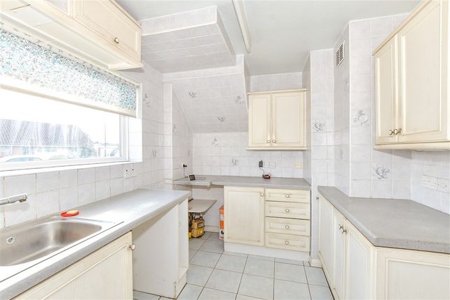 Oxford Drive, Bognor Regis photo 3