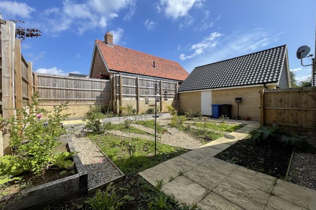23, Carey Drive, Halesworth photo 2