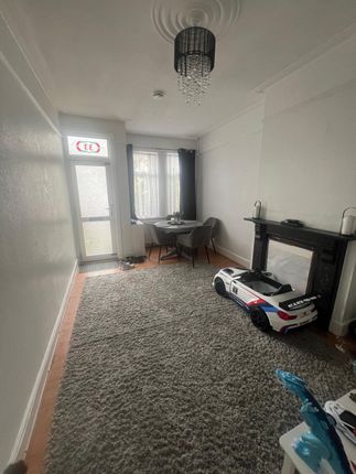 Derby Road, London photo 3
