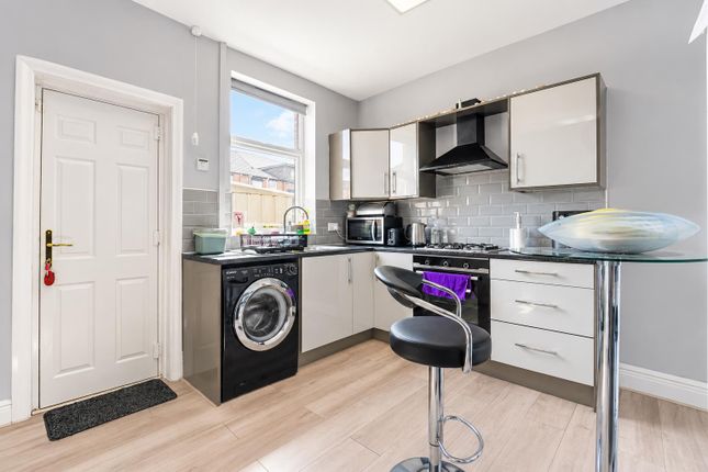 12, Thames Street, Rochdale photo 4