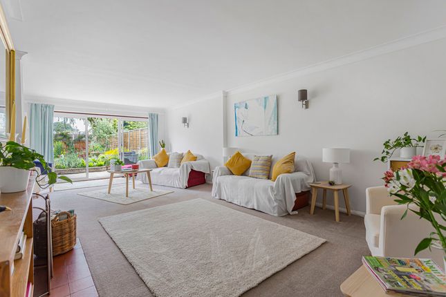 30, Saxonbury Avenue, Surrey photo 2