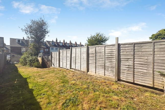 51, Adelaide Grove, Isle of Wight photo 3