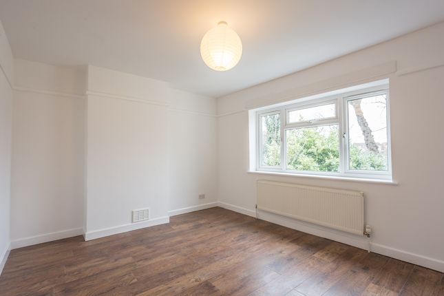 Flat to rent in Chestnut Grove, London